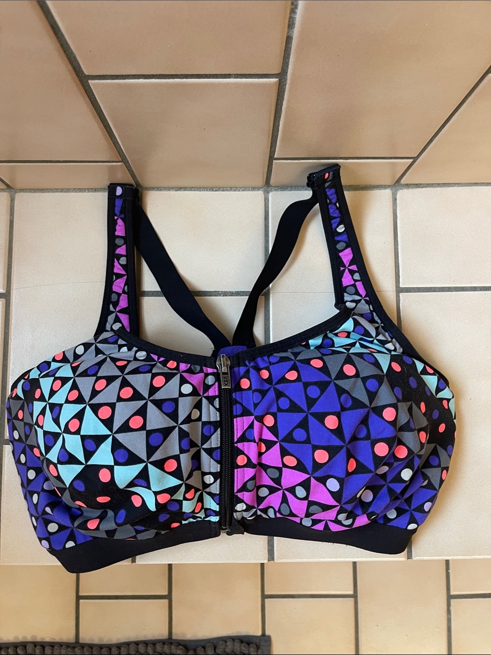 Victoria Secret Front-Zip High-Impact Sports Bra in Multicolor Geometric Print